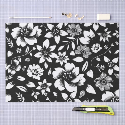 モダンな黒と白の花の葉が揺れる 薄葉紙 (クラフト)
