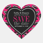 モダンな黒地にホットピンクのSave the Dateラブステッカー ハートシール (正面)