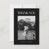 モダンな黒文字の結婚式の写真 サンキューカード (正面)