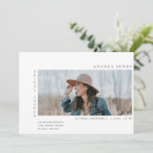 モダンな2枚の写真付きホワイトウェディング招待状 招待状 (スタンド正面)