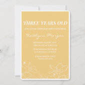 モダンな3歳の誕生日招待状 フローラル イエロー 招待状 (正面)