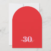 モダンな30歳の誕生日ピンク赤のタイポグラフィ 招待状 (裏面)