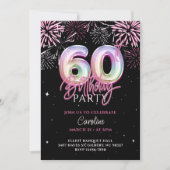 モダンな60歳のピンクのホイル風船の花火の誕生日 招待状 (正面)
