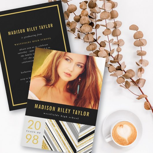 モダンな diagonal グリッター ストライプ 卒業パーティー 招待状