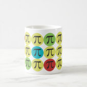 モダンなPi -カラフルなPiのギフト コーヒーマグカップ (中央)