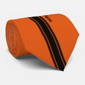モダンによって燃やされるオレンジ競争は名前と縞で飾ります ネクタイ (ロール)