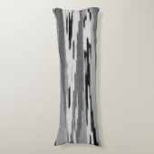モダンの抽象的な白黒のイカットパターン ボディピロー (正面縦)