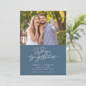 モダンの結婚写真の青の日付を保存 案内状 (スタンド正面)