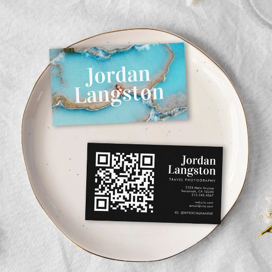 モダンはっきりしたカッコいい撮影タイポグラフィQRコード 名刺