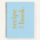 モダンはっきりしたシンプル青と金ゴールドモノグラムレシピ ノートブック (正面)