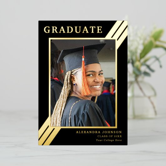 モダンはっきりしたストライプ金ゴールドグラッドフォトブラック 箔招待状 (立ち正面)