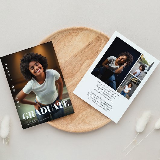 モダンはっきりしたタイポグラフィ白黒卒業 案内状