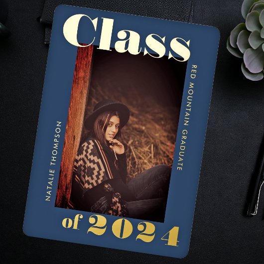 モダンはっきりしたタイポグラフィ2024年卒業党海軍 箔招待状