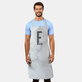 モダンはっきりしたパーソナライズされたモノグラム名 エプロン (着用した状態)