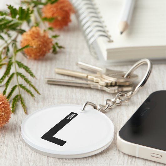 モダンはっきりしたパーソナライズされたモノグラム名 キーホルダー (正面右)