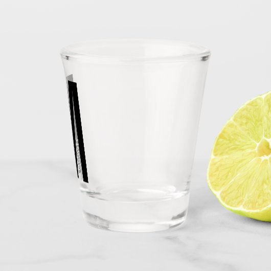 モダンはっきりしたパーソナライズされたモノグラム名 ショットグラス (右)