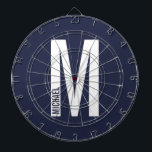 モダンはっきりしたパーソナライズされたモノグラム名 ダーツボード<br><div class="desc">モノグラムモダンデザインパーソナライズされたモノグラム文字"M"と名前を使用してモダンsans serifフォントスタイルはっきりした。彼のための完璧な贈り物、父の日の贈り物など。</div>