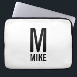 モダンはっきりしたパーソナライズされたモノグラム名 ラップトップスリーブ<br><div class="desc">白黒モノグラムモダンデザインパーソナライズされたモノグラムと名前をサンモダンセリフフォントスタイルではっきりした特集。パパ、夫、ボーイフレンドなどのための完璧な贈り物。</div>