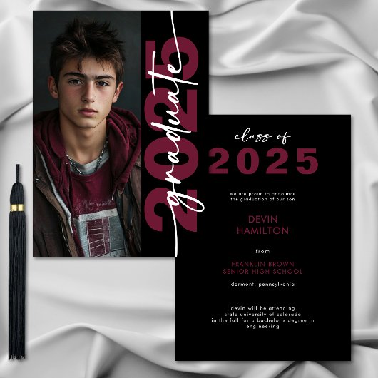 モダンはっきりしたマーンタイポグラフィの発表 招待状