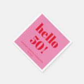 モダンはっきりした美的ピンクと赤50誕生日 スタンダードカクテルナプキン (角)