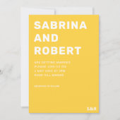 モダンはっきりした&ブライトイエロータイポグラフィ結婚ズ 招待状 (正面)