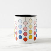 モダンぶら下がった数々の色の円 ツートーンマグカップ (中央)