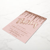 モダンほこりっぽいピンクローズ金ゴールド30歳の誕生日 箔招待状 (回転した状態)