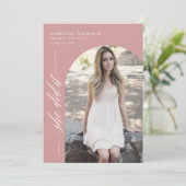 モダンほこりっぽいピンク彼女は卒業アーチの写真を行った 招待状 (スタンド正面)