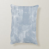 モダンほこりっぽい青い水色のブラシストローク アクセントクッション (裏面(縦))