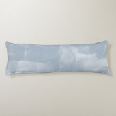 モダンほこりっぽい青い水色のブラシストローク ボディピロー (裏面)