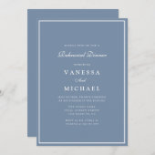 モダンほこりっぽい青い白いフレームのリハーサル 招待状 (正面/裏面)