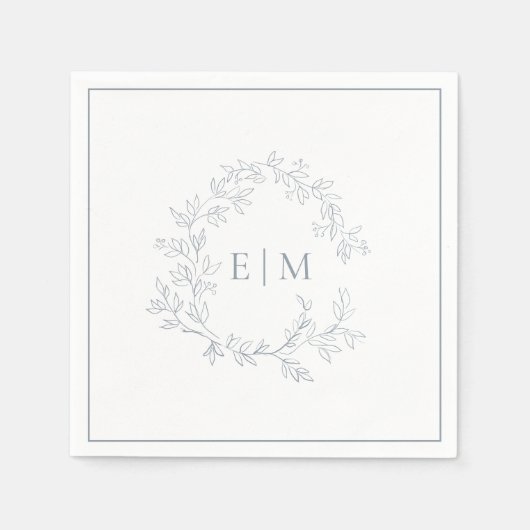 モダンほこりっぽい青い葉冠モノグラム結婚ズ スタンダードカクテルナプキン (正面)