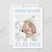 モダンほこりっぽい青新生児写真誕生 案内状 (正面)