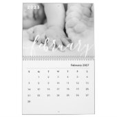 モダンよくはしゃぐシンプルScript Family Photos カレンダー (2月 2027)