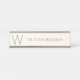 モダンアイボリーグレーのミニマルなモノグラム名 デスクネームプレート