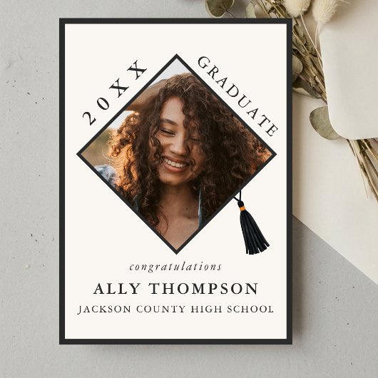 モダンアイボリー卒業帽写真発表 招待状