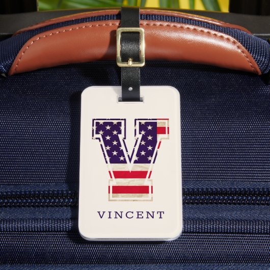 モダンアメリカ国旗モノグラムV ラゲッジタグ (正面インサイチュ2)