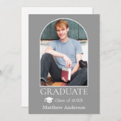 モダンアーチグラッドキャップフォトグレー卒業 案内状 (正面/裏面)