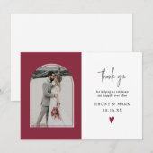 モダンアーチ バーガンディー 結婚式 フォト サンキューカード (正面/裏面)