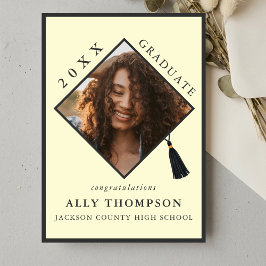 モダンイエロー卒業帽の写真発表 招待状