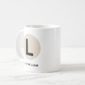 モダンイニシャルマグ – “L is for [名前]” デザイン コーヒーマグカップ (正面左)
