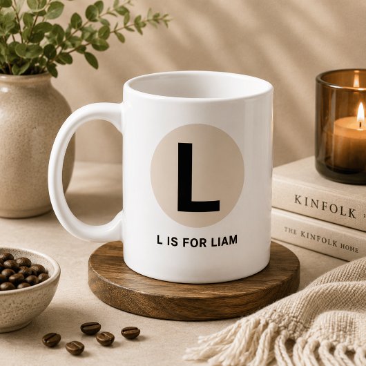 モダンイニシャルマグ – “L is for [名前]” デザイン コーヒーマグカップ