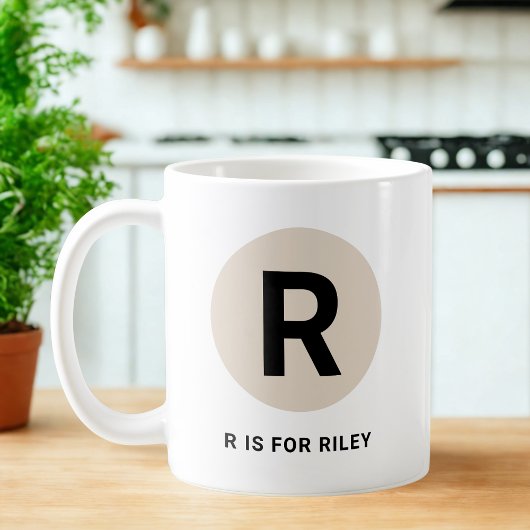 モダンイニシャルマグ「R is for [名前]」デザイン コーヒーマグカップ