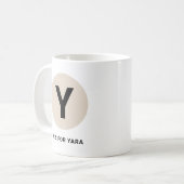 モダンイニシャルマグ – “Y is for [名前]” デザイン コーヒーマグカップ (正面左)