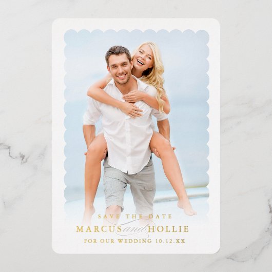 モダンウェディングのミニマルなエンゲージメントカリグラフィー 箔招待状 (正面)