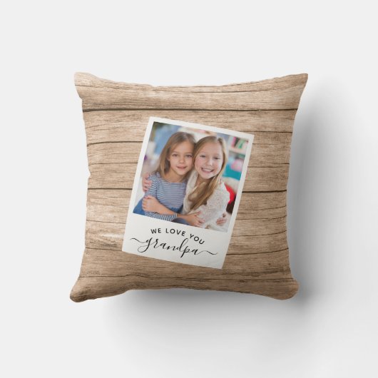 モダンウッドが好きおじいちゃんの写真 クッション (裏面)