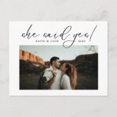 モダンエレガントスクリプト 彼女はイエスと言った フォト 案内ポストカード (正面)