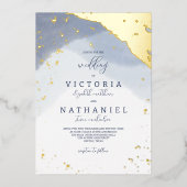 モダンエレガントダスティブルー結婚ウォーター金ゴールド 箔招待状 (正面)