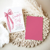 モダンエレガントトレンディースタイリッシュピンクボウ卒業 招待状