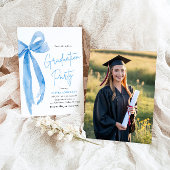 モダンエレガントトレンディースタイリッシュブルーボウ卒業 招待状